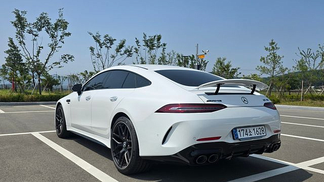Mercedes AMG GT 4도어 43 4MATIC+ Great White купить на сайте DeffCars