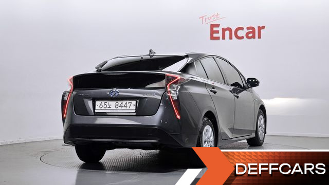 Toyota PRIUS 1.8 E купить на сайте DeffCars
