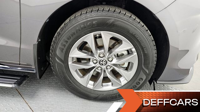 Toyota SIENNA 2.5 Hybrid AWD купить на сайте DeffCars