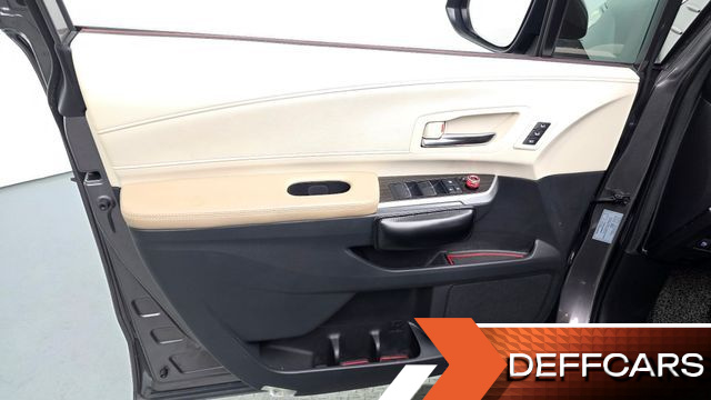 Toyota SIENNA 2.5 Hybrid 2WD купить на сайте DeffCars