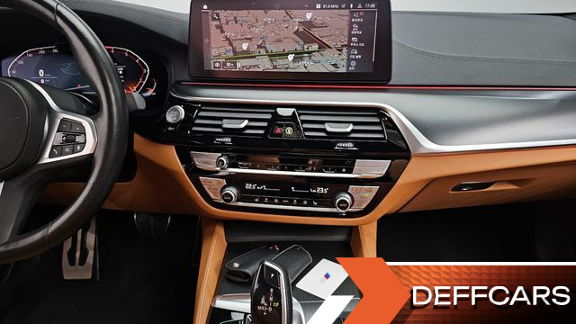 BMW 5-SERIES 520i M Sport купить на сайте DeffCars