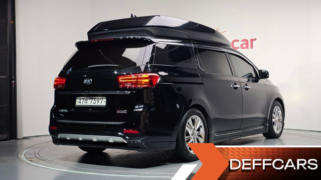 Kia CARNIVAL 9-Seater Hi-Limousine Noblesse Special купить на сайте DeffCars