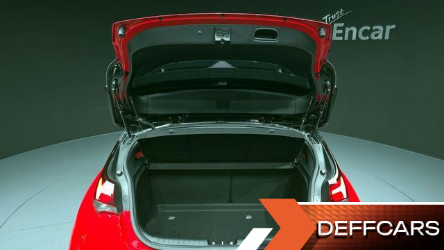 Hyundai VELOSTER 1.6 Turbo Sport Core купить на сайте DeffCars