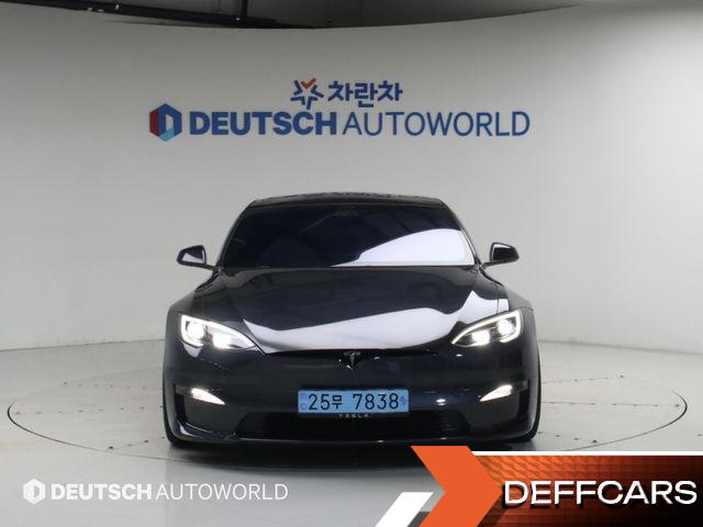 Tesla MODEL S Plaid купить на сайте DeffCars