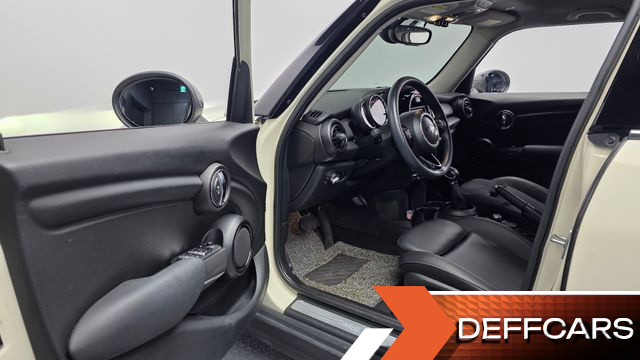Mini COOPER 5Door Standard 3rd купить на сайте DeffCars