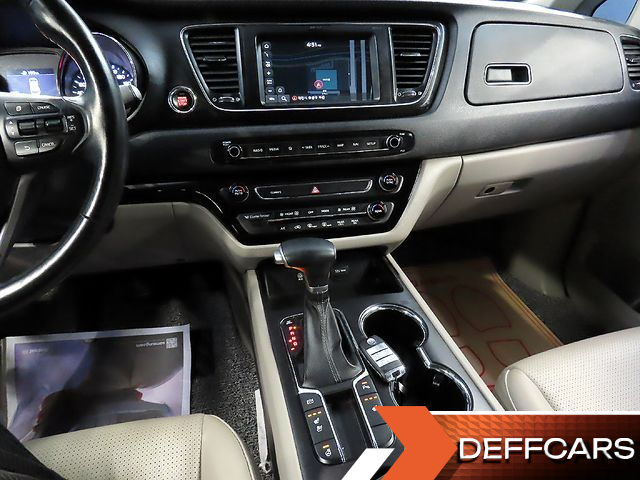 Kia CARNIVAL 9-Seater Luxury купить на сайте DeffCars