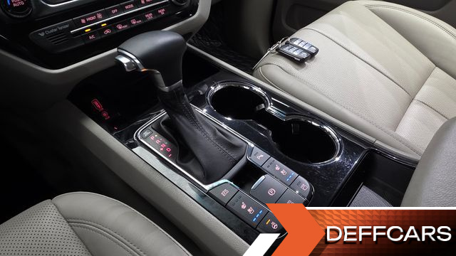 Kia CARNIVAL Gasoline 7-Seater Limousine President купить на сайте DeffCars