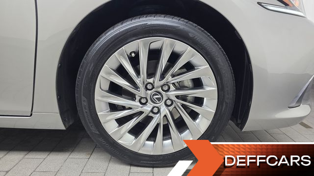 Lexus ES Luxury Plus купить на сайте DeffCars