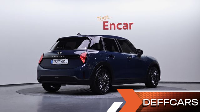 Mini COOPER 5Door Essential купить на сайте DeffCars
