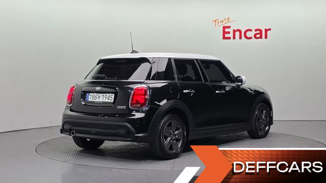 Mini COOPER 5Door Classic Third Generation купить на сайте DeffCars