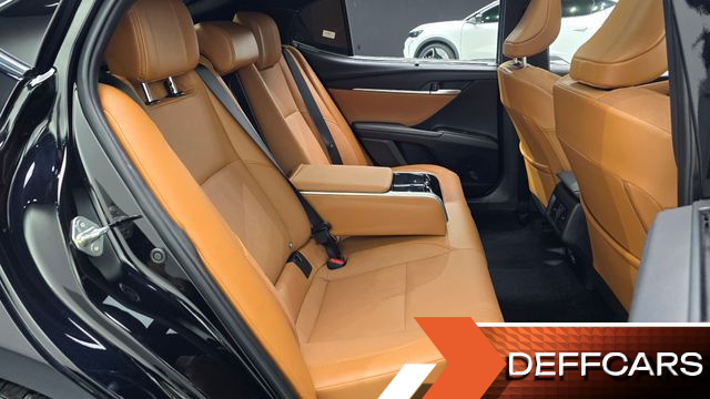 Toyota CAMRY 2.5 XLE Premium Hybrid купить на сайте DeffCars