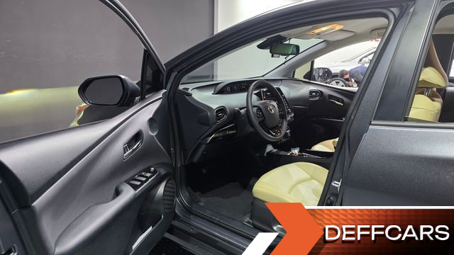 Toyota PRIUS 1.8 купить на сайте DeffCars