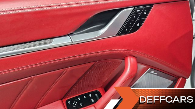 Porsche 911 Turbo S Cabriolet купить на сайте DeffCars