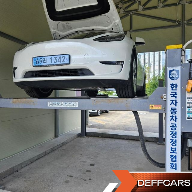 Tesla MODEL Y Long Range AWD купить на сайте DeffCars