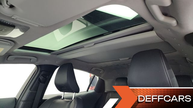 Toyota PRIUS 2.0 XLE купить на сайте DeffCars