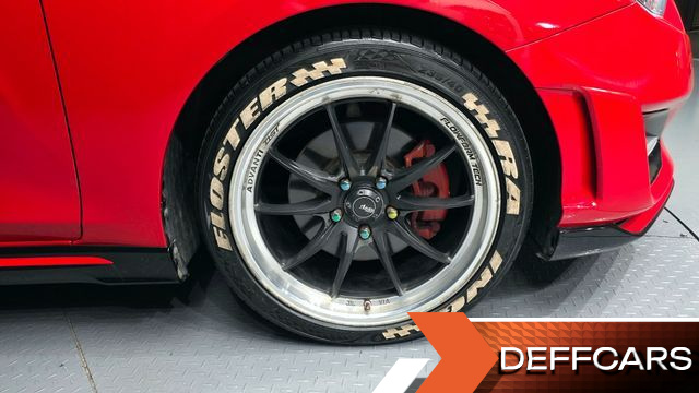Hyundai VELOSTER 1.6 Turbo Sport Core купить на сайте DeffCars