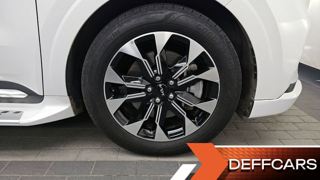Kia CARNIVAL Gasoline 9-Seater Hi-Limousine Signature купить на сайте DeffCars