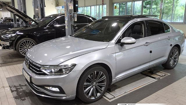 Volkswagen PASSAT 2.0 TDI 4Motion Prestige купить на сайте DeffCars
