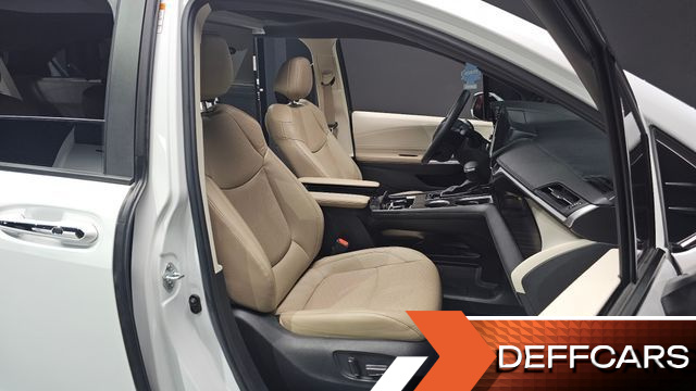 Toyota SIENNA 2.5 Hybrid AWD купить на сайте DeffCars