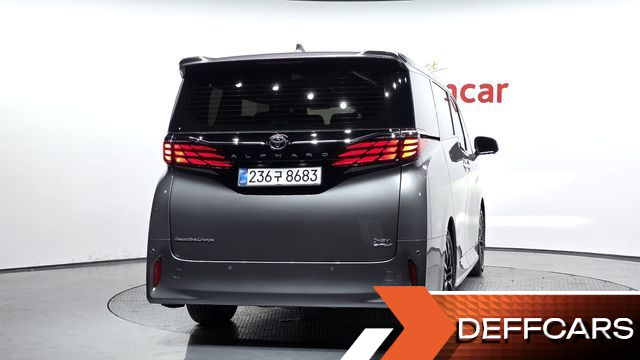 Toyota ALPHARD 2.5 HEV Executive AWD купить на сайте DeffCars