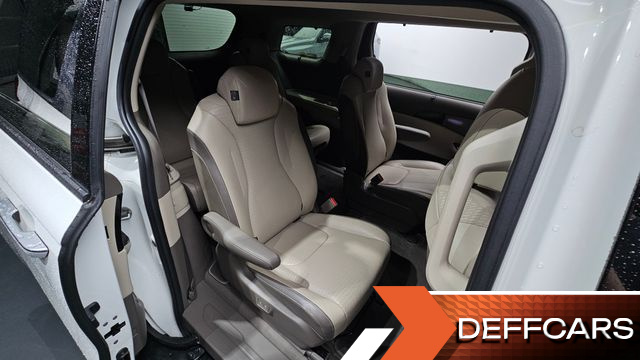 Kia CARNIVAL 9-Seater Signature купить на сайте DeffCars