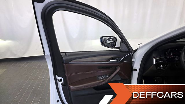 BMW 5-SERIES 520d M Sport Package Plus купить на сайте DeffCars
