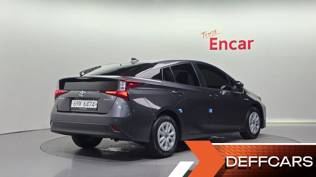Toyota PRIUS 1.8 купить на сайте DeffCars