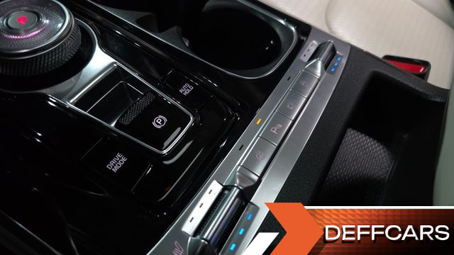 Kia CARNIVAL 9-Seater Noblesse купить на сайте DeffCars