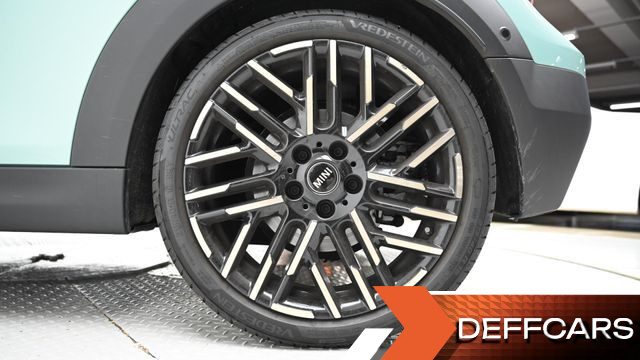 Mini COOPER CONVERTIBLE Favoured купить на сайте DeffCars