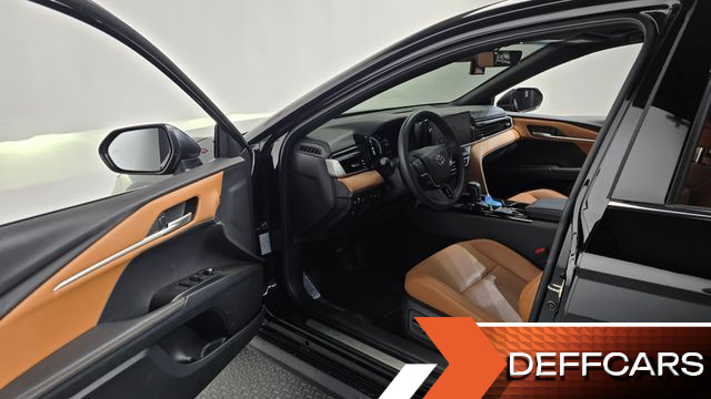 Toyota CAMRY 2.5 XLE Hybrid купить на сайте DeffCars