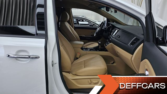 Kia CARNIVAL 9-Seater Hi-Limousine Noblesse Special купить на сайте DeffCars