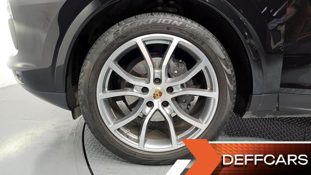 Porsche CAYENNE 3.0 PLATINUM EDITION купить на сайте DeffCars