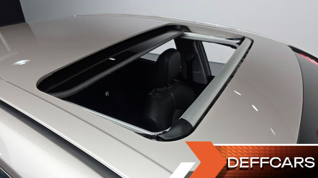 Toyota CAMRY 2.5 XLE Hybrid купить на сайте DeffCars