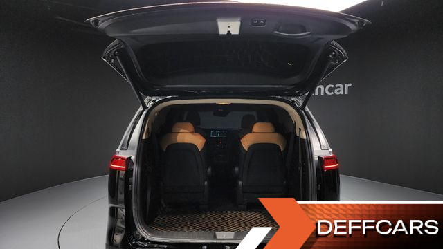 Kia CARNIVAL Gasoline 9-Seater Signature купить на сайте DeffCars
