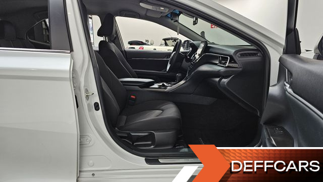 Toyota CAMRY 2.5 LE Hybrid купить на сайте DeffCars