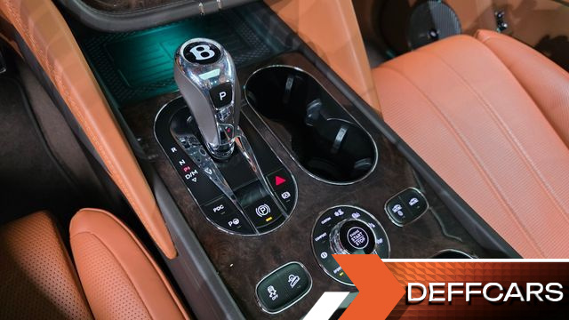 Bentley BENTAYGA 4.0 V8 купить на сайте DeffCars