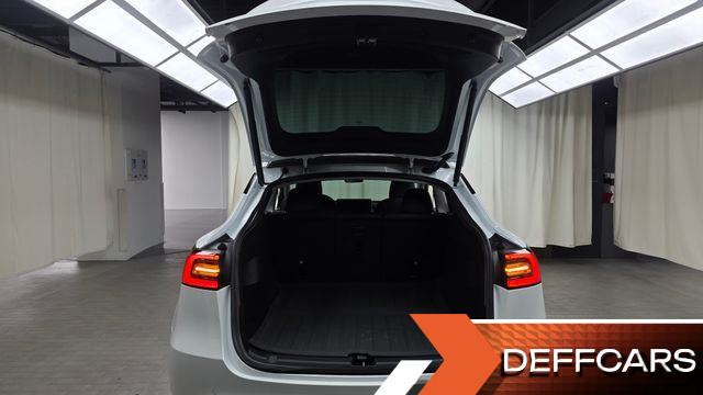 Tesla MODEL Y Long Range AWD купить на сайте DeffCars
