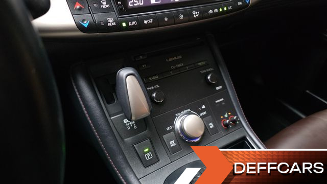 Lexus CT200H 1.8 Supreme ZWA10 купить на сайте DeffCars