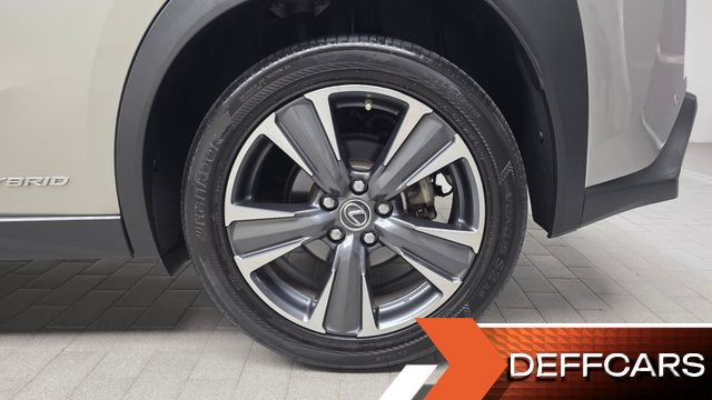 Lexus UX 2.0 AWD купить на сайте DeffCars