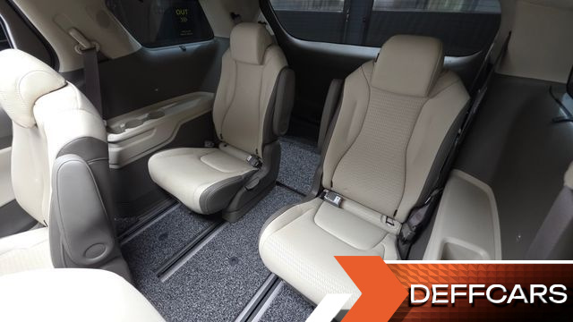 Kia CARNIVAL Gasoline 9-Seater Signature купить на сайте DeffCars