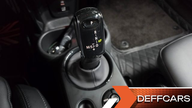 Mini COOPER 5Door Classic Third Generation купить на сайте DeffCars