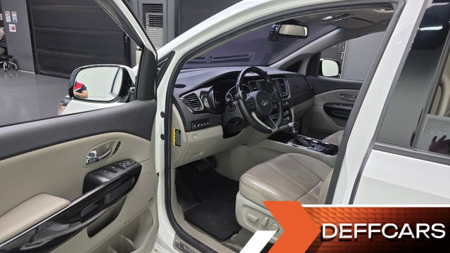Kia CARNIVAL 9-Seater Noblesse Special купить на сайте DeffCars