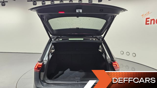 Volkswagen TIGUAN 2.0 TDI Premium купить на сайте DeffCars