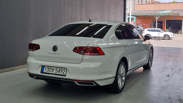 Volkswagen PASSAT 2.0 TDI Premium купить на сайте DeffCars