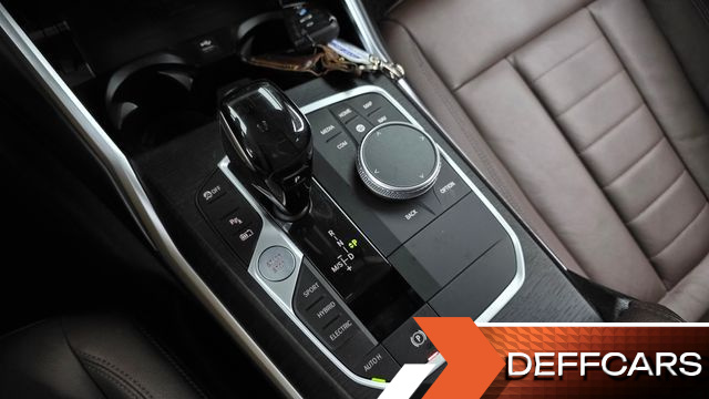 BMW 3-SERIES 330e Luxury купить на сайте DeffCars