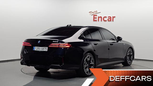 BMW 5-SERIES 530e xDrive M Sport купить на сайте DeffCars