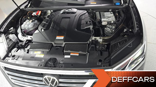 Volkswagen TOUAREG 3.0 TDI Prestige купить на сайте DeffCars