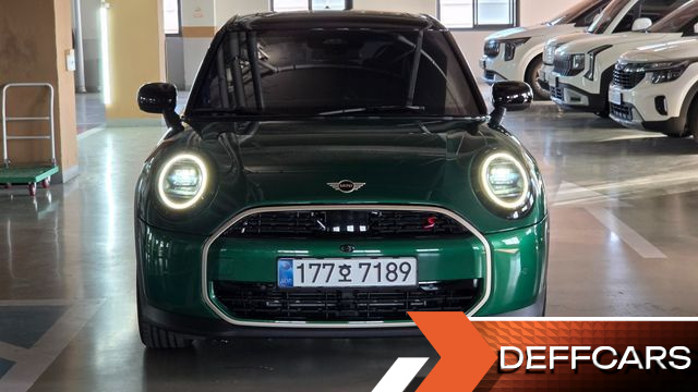 Mini COOPER 5 Door Favoured купить на сайте DeffCars