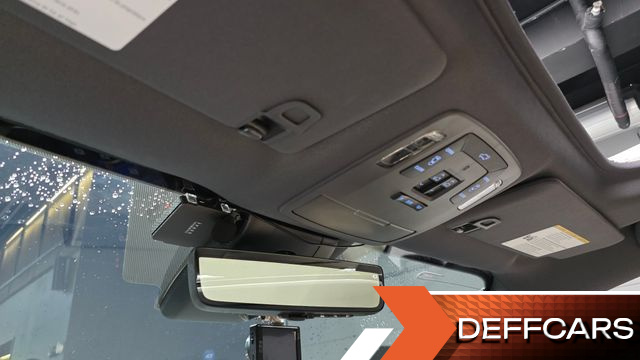 Toyota SIENNA 2.5 Hybrid AWD купить на сайте DeffCars