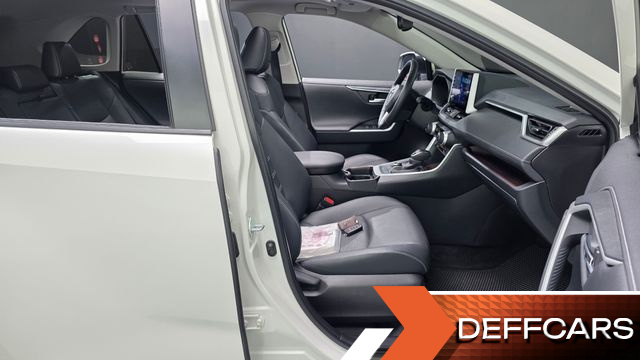 Toyota RAV4 2.5 4WD Hybrid купить на сайте DeffCars
